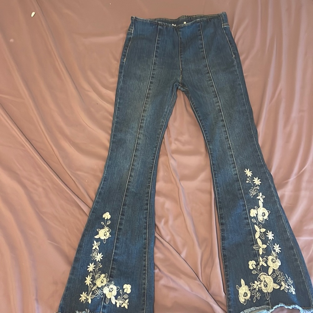 Cute Bell bottom pants with flowers